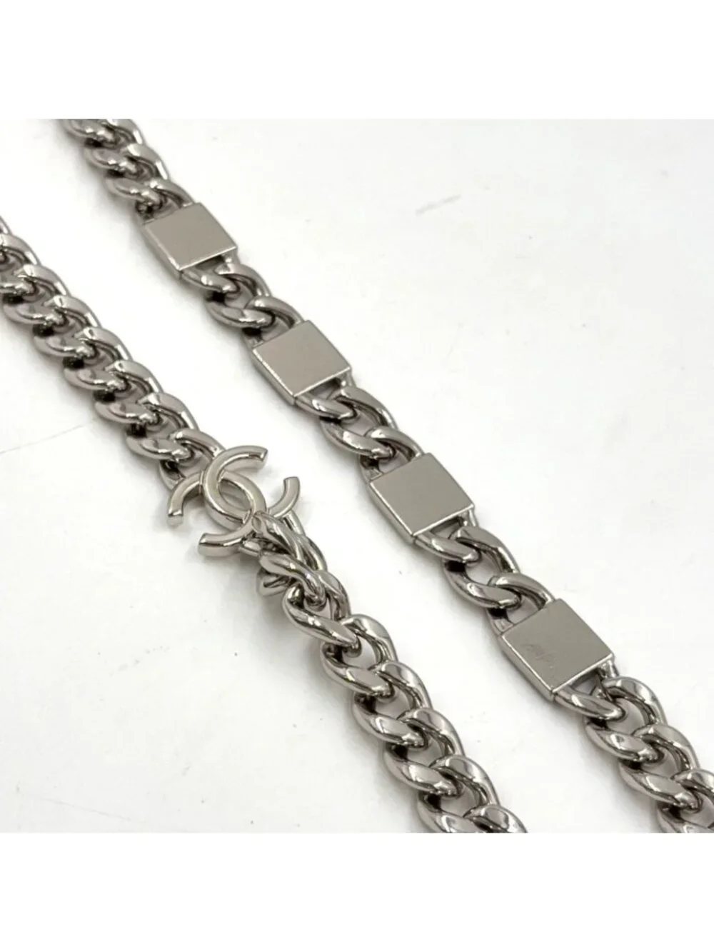 Chanel Classic Small Vanity Caviar Leather White Chain Shoulder Bag Silver